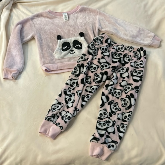 The Children’s Place panda jammies - Picture 1 of 11